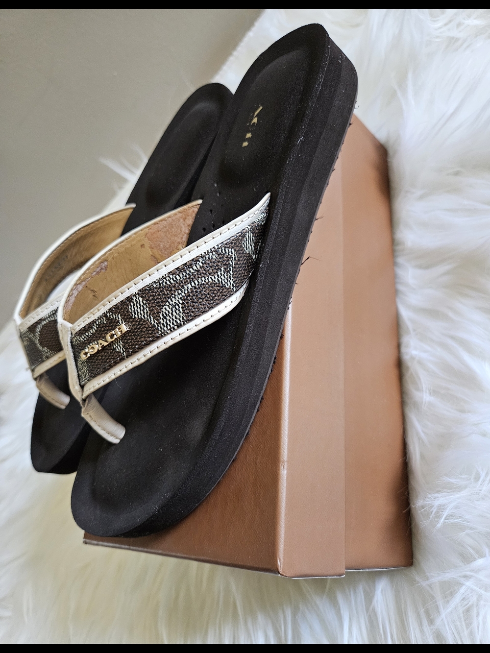 Coach Black Flip Sandals with Signature Jacquard Straps-Sz 8 EUC - Picture 11 of 11